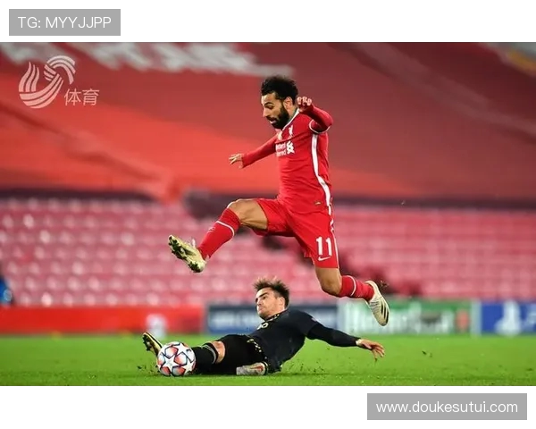 门将雅罗斯与利物浦续约后租借加盟阿贾克斯开始新赛季征程